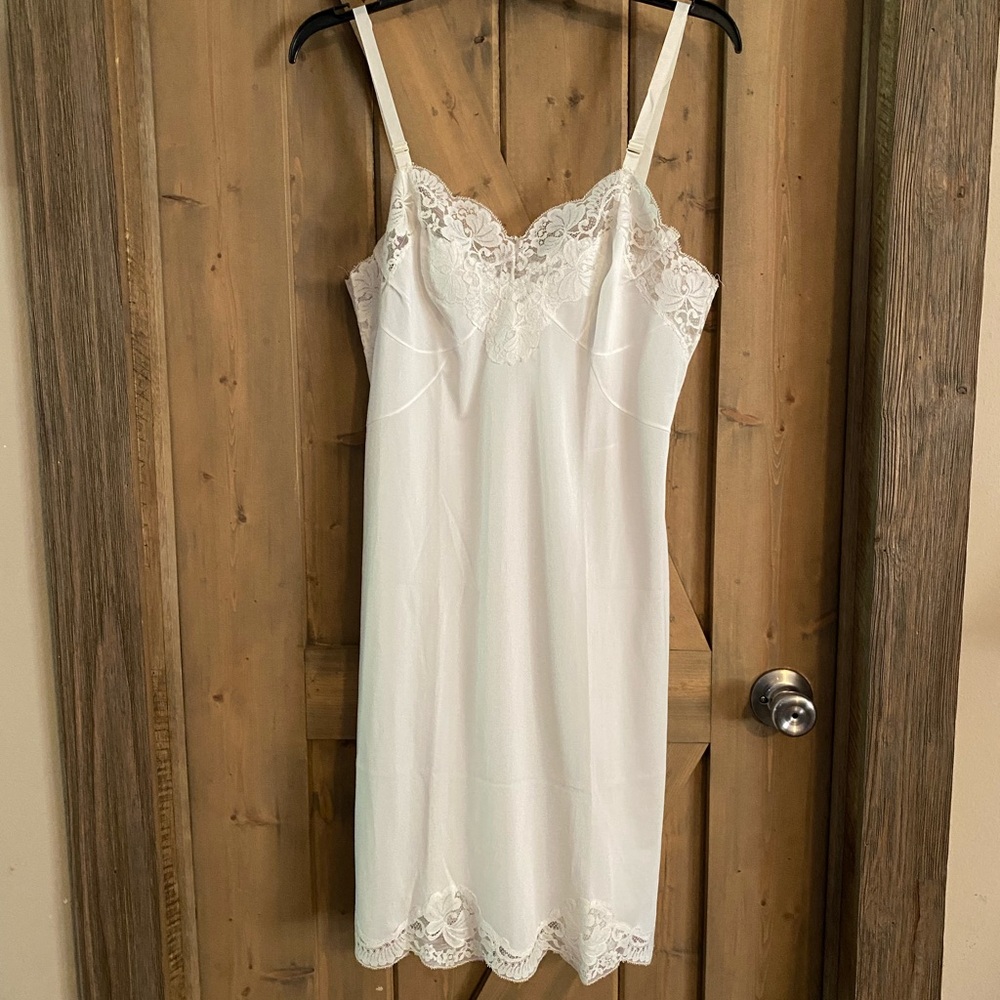 vtg SEARS & Roebuck White
Full Sears Non Cling Slip
Dress LACE Trim 36 Short
USA